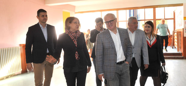 Весић најавио изградњу 17 нових вртића у Београду